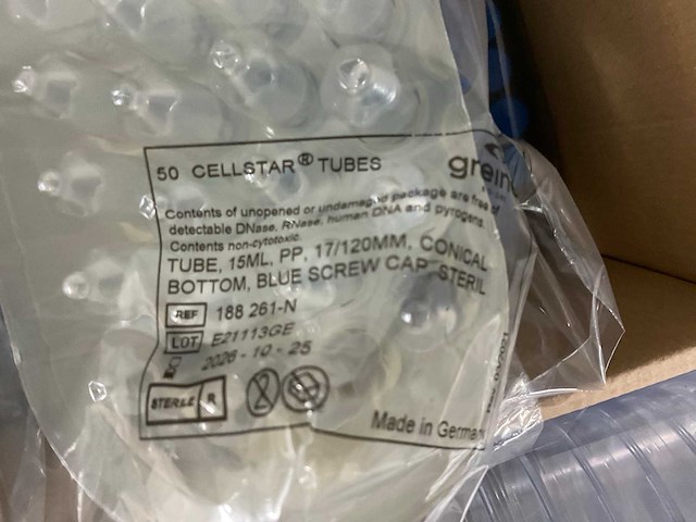 Partij centrifuge buisjes en schaaltjes - afbeelding 4 van  18