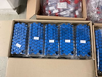 Partij centrifuge buisjes en schaaltjes - afbeelding 5 van  18