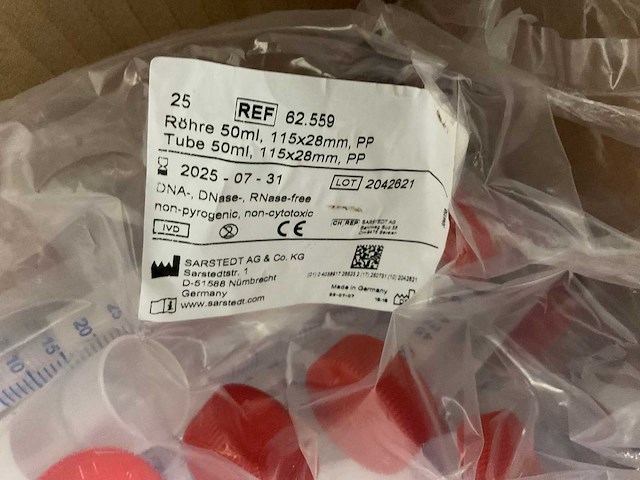 Partij centrifuge buisjes en schaaltjes - afbeelding 7 van  18