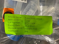 Partij centrifuge buisjes en schaaltjes - afbeelding 8 van  18