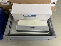 Partij centrifuge buisjes en schaaltjes - afbeelding 17 van  18