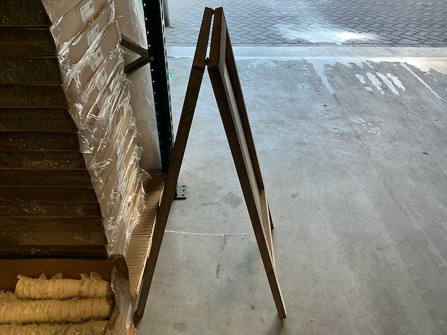 Partij chalkboards 50x100h op old pine (20x) - afbeelding 2 van  4