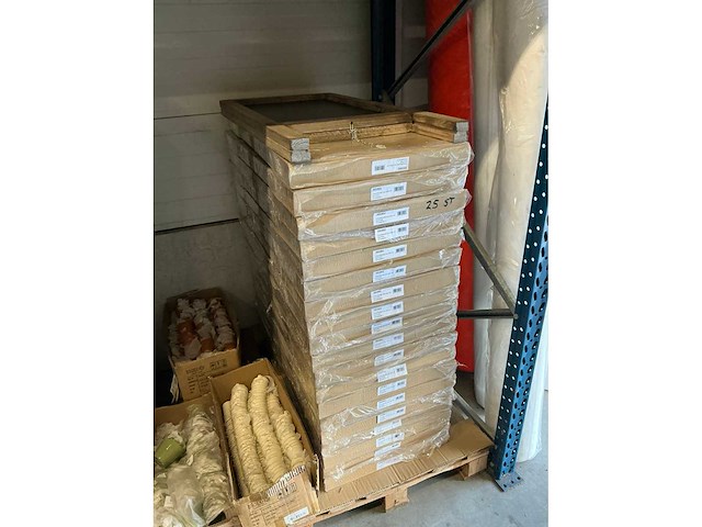 Partij chalkboards 50x100h op old pine (20x) - afbeelding 3 van  4