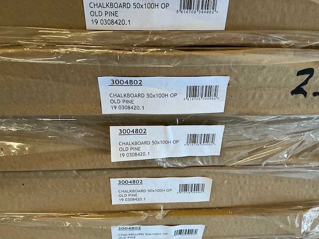 Partij chalkboards 50x100h op old pine (20x) - afbeelding 4 van  4