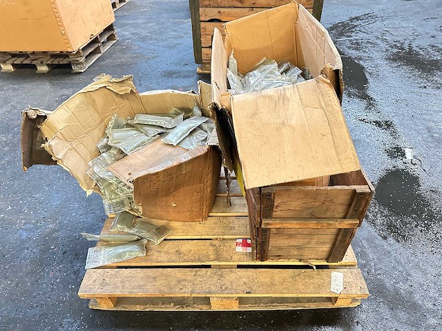 Partij chemische decontaminatiehandschoenen - afbeelding 3 van  3