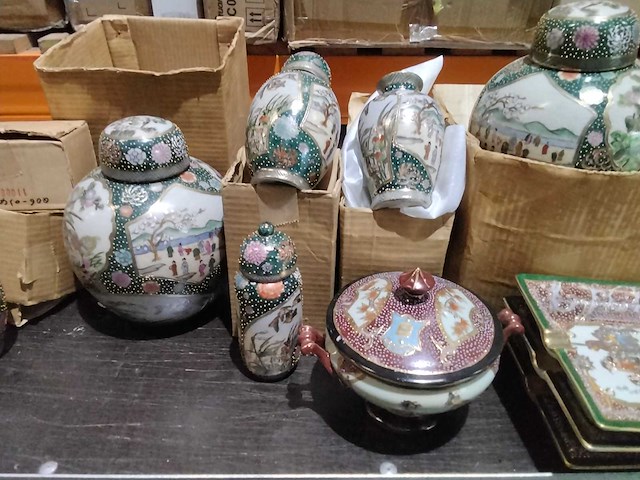 Partij chinese potten, asbakken etc. - afbeelding 3 van  7