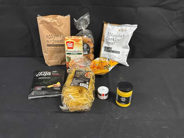 Partij chips / deegwaren / pannenkoekenmeel - afbeelding 3 van  6