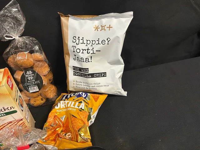 Partij chips / deegwaren / pannenkoekenmeel - afbeelding 1 van  6