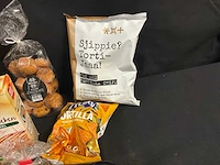 Partij chips / deegwaren / pannenkoekenmeel - afbeelding 1 van  6