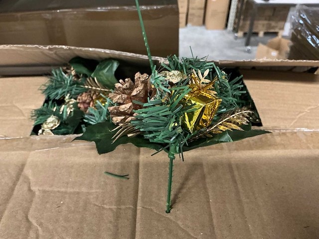 Partij christmas pick with gift 10cm+12cm wire gold (72x) - afbeelding 2 van  3