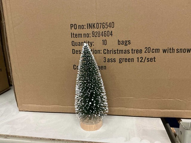 Partij christmas tree 20cm with snow 3ass green 12/set (20 sets) - afbeelding 2 van  4