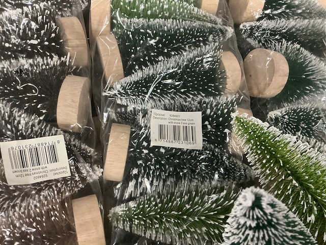 Partij christmas trees 12cm with snow (336x) - afbeelding 6 van  6