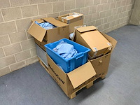 Partij cleanroom overalls en operatie schorten - afbeelding 1 van  6