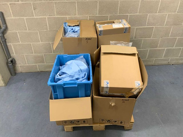 Partij cleanroom overalls en operatie schorten - afbeelding 2 van  6