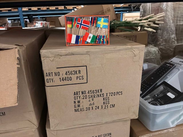 Partij cocktailprikkers met wereldvlag (28800x) - afbeelding 2 van  2