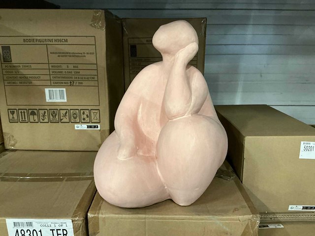 Partij coco maison bodie figurine h36cm 100% clay (12x) - afbeelding 1 van  6