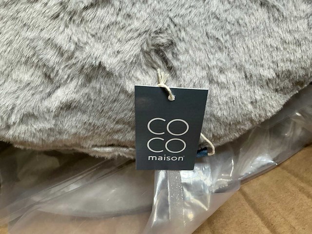 Partij coco maison fluf cushion d40cm grey (29x) - afbeelding 2 van  5