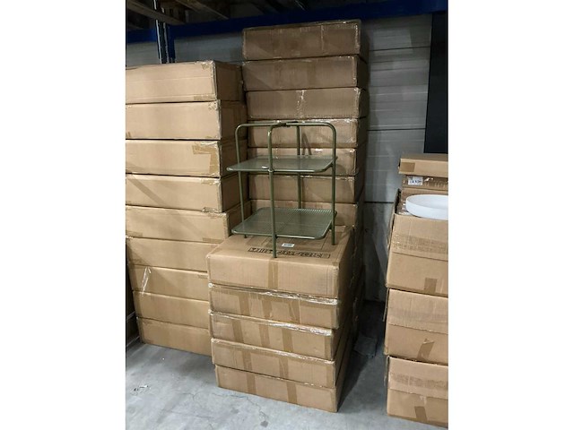 Partij coco maison louis side table h60cm green (18x) - afbeelding 3 van  4