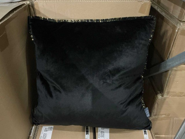 Partij coco maison siri cushion 45x45cm (40x) - afbeelding 1 van  4