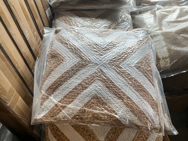 Partij coco maison sky cushion 45x45cm (30x) - afbeelding 4 van  7