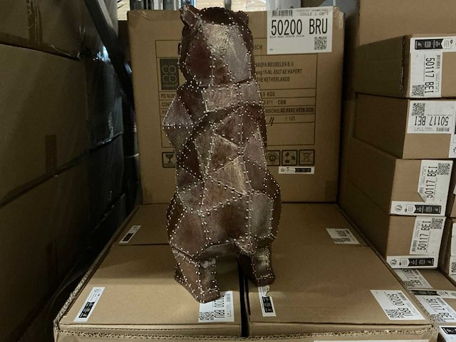 Partij coco maison wild bear statue h35cm (28x) - afbeelding 2 van  6