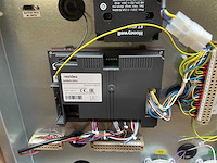 Partij complete regelpanelen met bekabeling en componenten - afbeelding 2 van  6