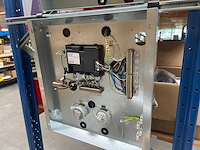 Partij complete regelpanelen met bekabeling en componenten - afbeelding 5 van  6