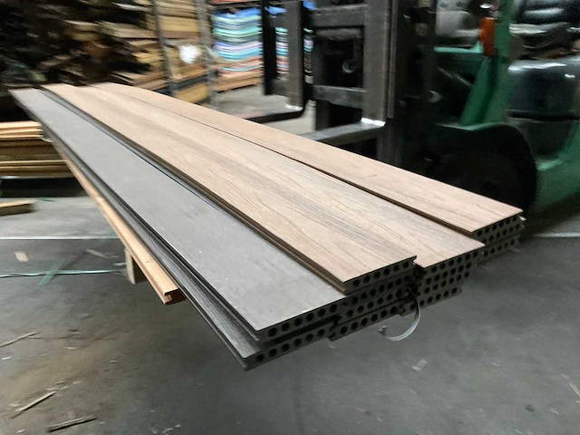 Partij composiet vlonderplanken 300 cm - afbeelding 2 van  8