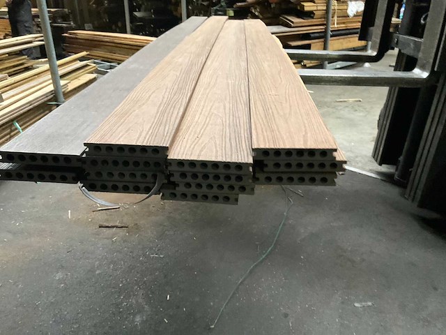 Partij composiet vlonderplanken 300 cm - afbeelding 8 van  8