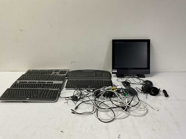 Partij computer benodigdheden - afbeelding 1 van  8