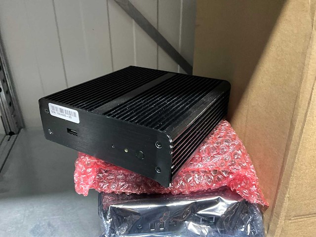 Partij computerbehuizingen - afbeelding 3 van  3