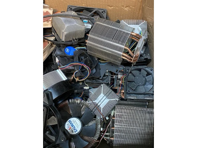 Partij computerkoeling en ventilatoren - afbeelding 2 van  14