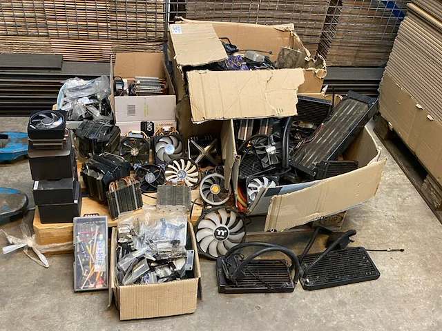 Partij computerkoeling en ventilatoren - afbeelding 1 van  14