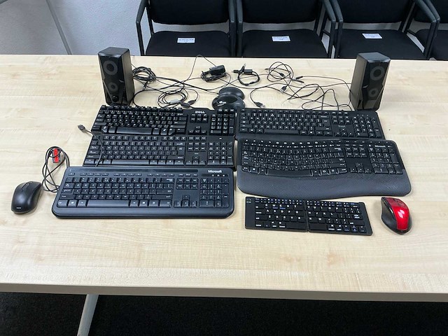 Partij computeronderdelen - afbeelding 1 van  5
