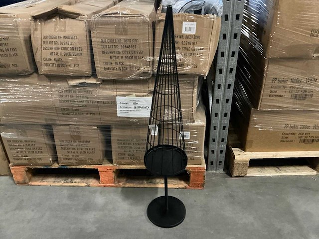Partij cone on feet metal h90cm black (180x) - afbeelding 1 van  3