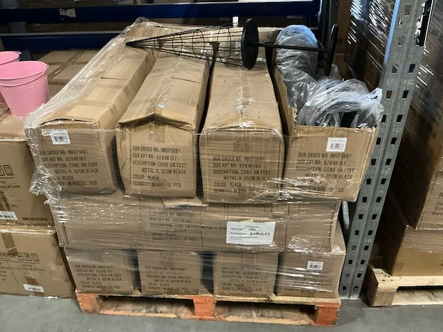 Partij cone on feet metal h90cm black (180x) - afbeelding 2 van  3