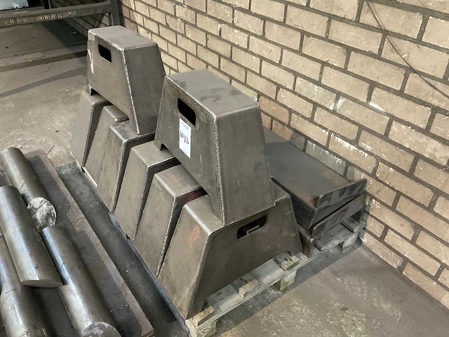 Partij constructiemateriaal - afbeelding 1 van  4