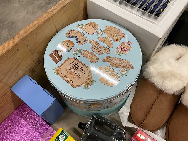 Partij consumentengoederen - afbeelding 7 van  9