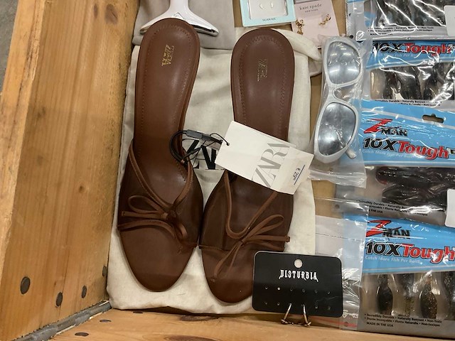 Partij consumentengoederen - afbeelding 7 van  12