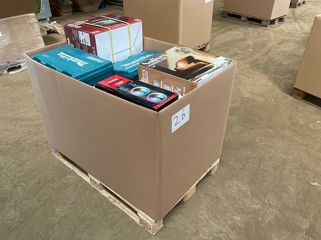 Partij consumentengoederen - afbeelding 1 van  12