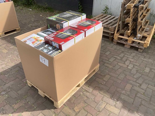 Partij consumentengoederen - afbeelding 1 van  10