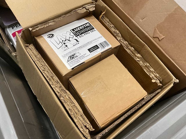 Partij consumentengoederen - afbeelding 14 van  16
