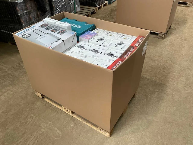 Partij consumentengoederen - afbeelding 1 van  8