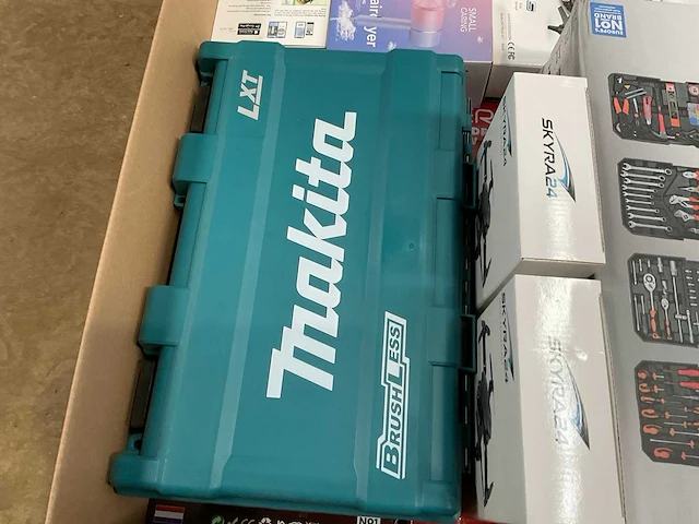 Partij consumentengoederen - afbeelding 7 van  8
