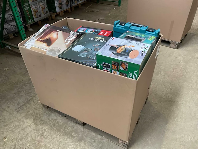 Partij consumentengoederen - afbeelding 1 van  12