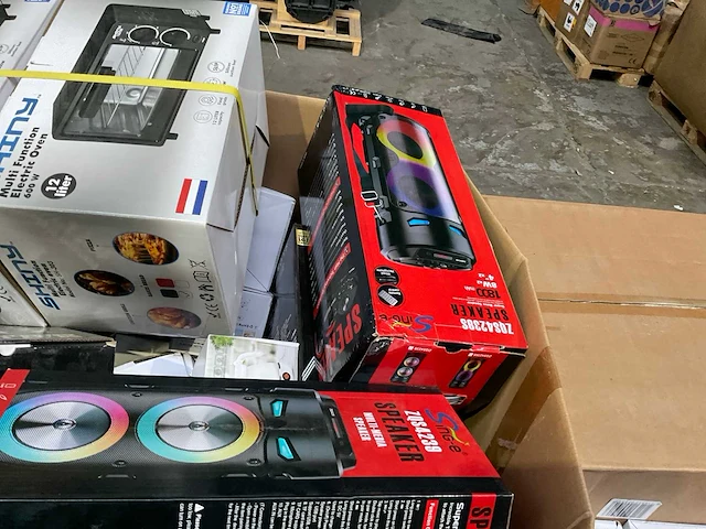 Partij consumentengoederen - afbeelding 14 van  21