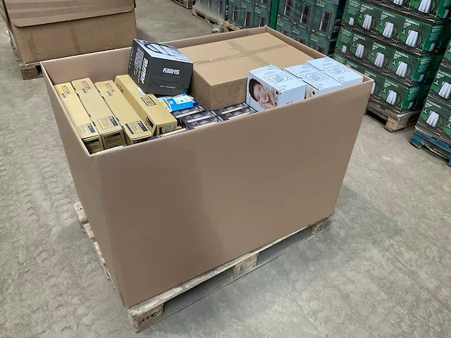Partij consumentengoederen - afbeelding 1 van  9