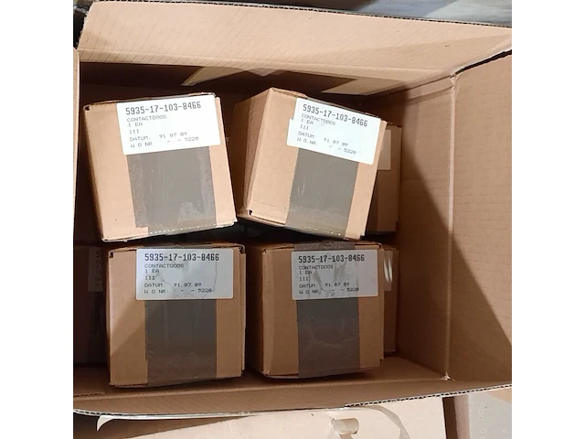 Partij contactdozen en splitpennen - afbeelding 7 van  9