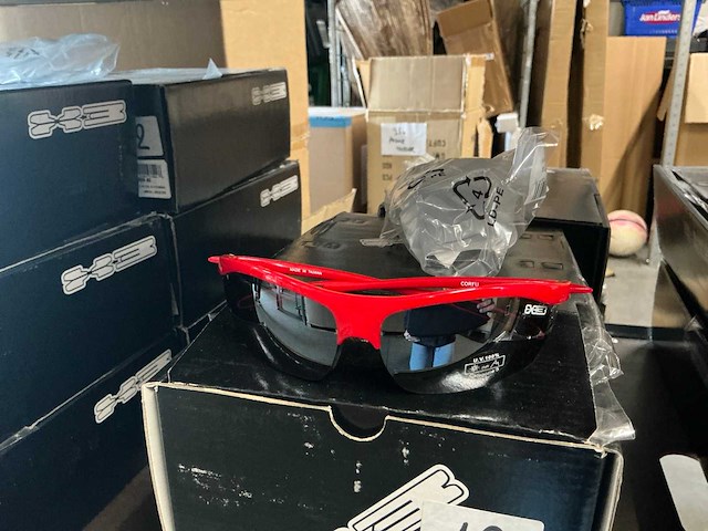 Partij corfu x3 eyewear red (46x) - afbeelding 1 van  4