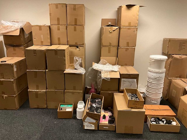 Partij cosmetica verpakkingen - afbeelding 8 van  11